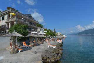 Апартаменты Apartments Palace Mira Mare Тиват Улучшенные апартаменты с балконом и видом на море-1