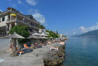 Апартаменты Apartments Palace Mira Mare Тиват Улучшенные апартаменты с балконом и видом на море-8