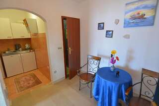 Апартаменты Apartments Palace Mira Mare Тиват Улучшенные апартаменты с балконом и видом на море-12